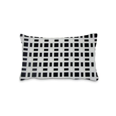 כרית נוי ריבועים שחור לבן