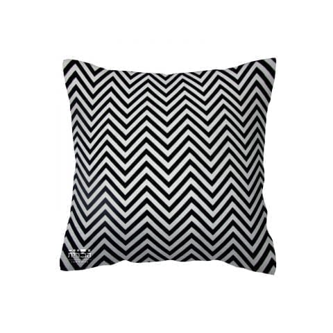 כרית נוי זיגזג בשחור לבן