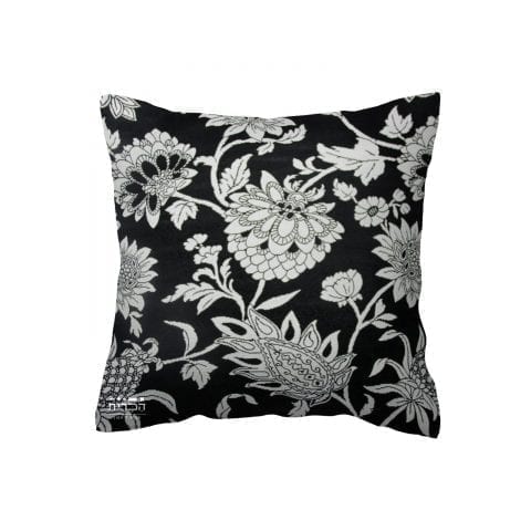 כרית נוי שחורה עם פרחים בלבן