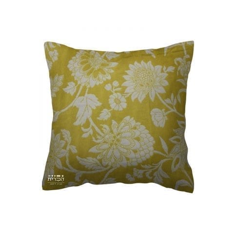 כרית צהובה עם פרחים בלבן