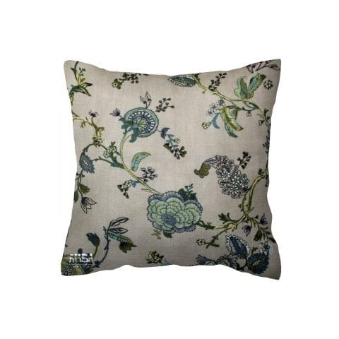 פרחים ברקע בז